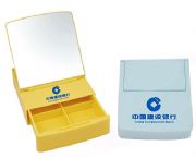 方形臺(tái)鏡帶抽屜