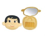 小男孩帶梳卡通鏡